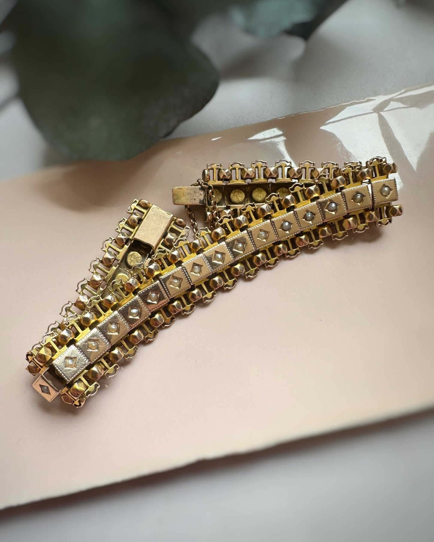 Antique Pearl Tank-Tread Bracelet (7")