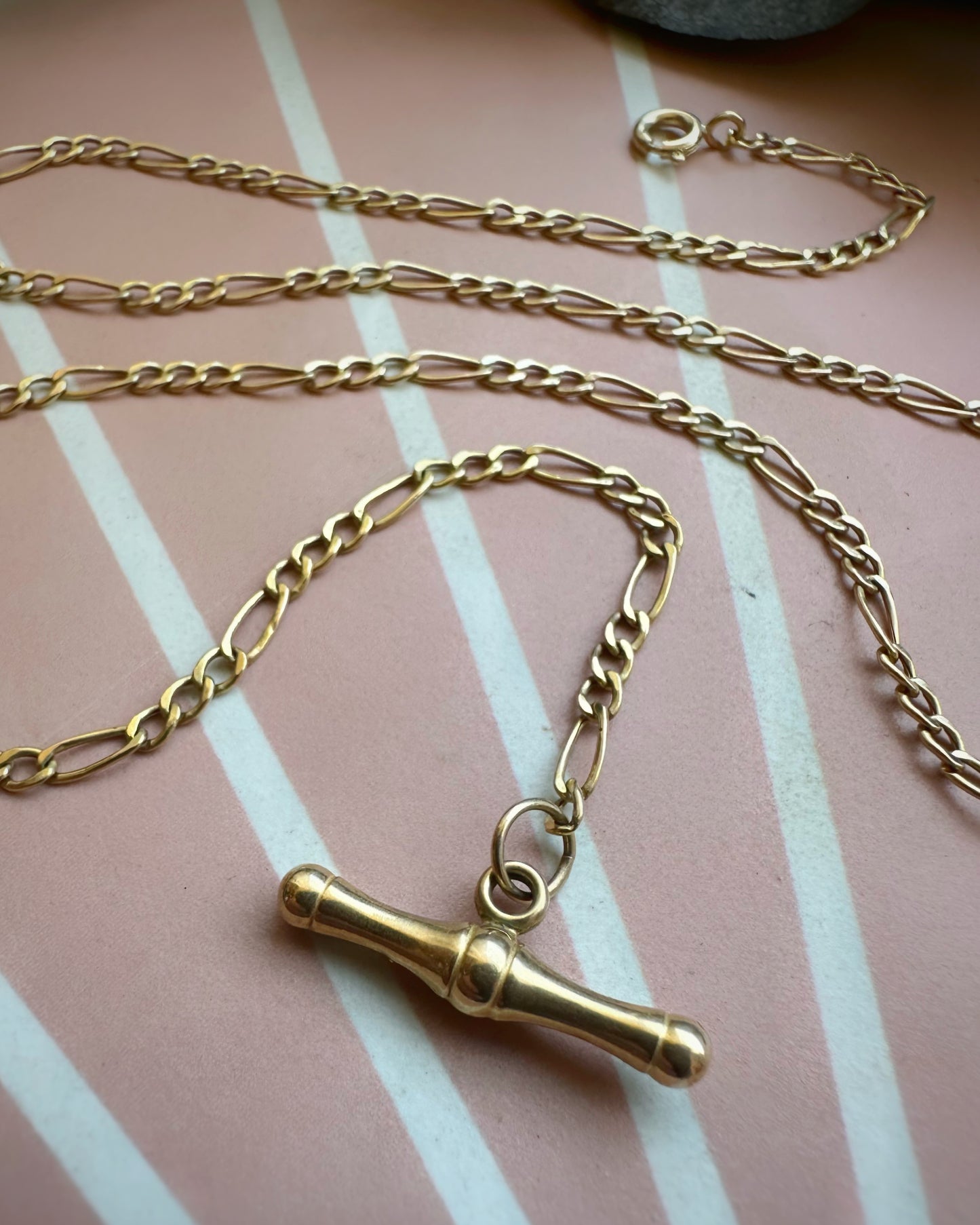 Vintage Figaro with T-Bar (17+3/4")