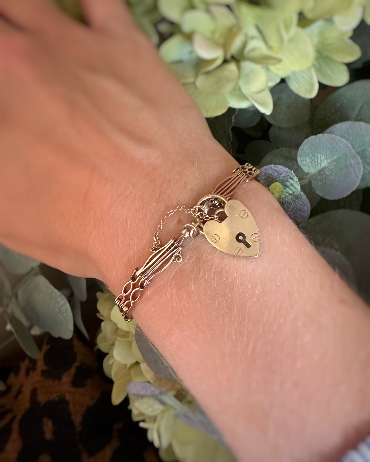 Antique Delicate Gate Bracelet with Heart Padlock (7.5")