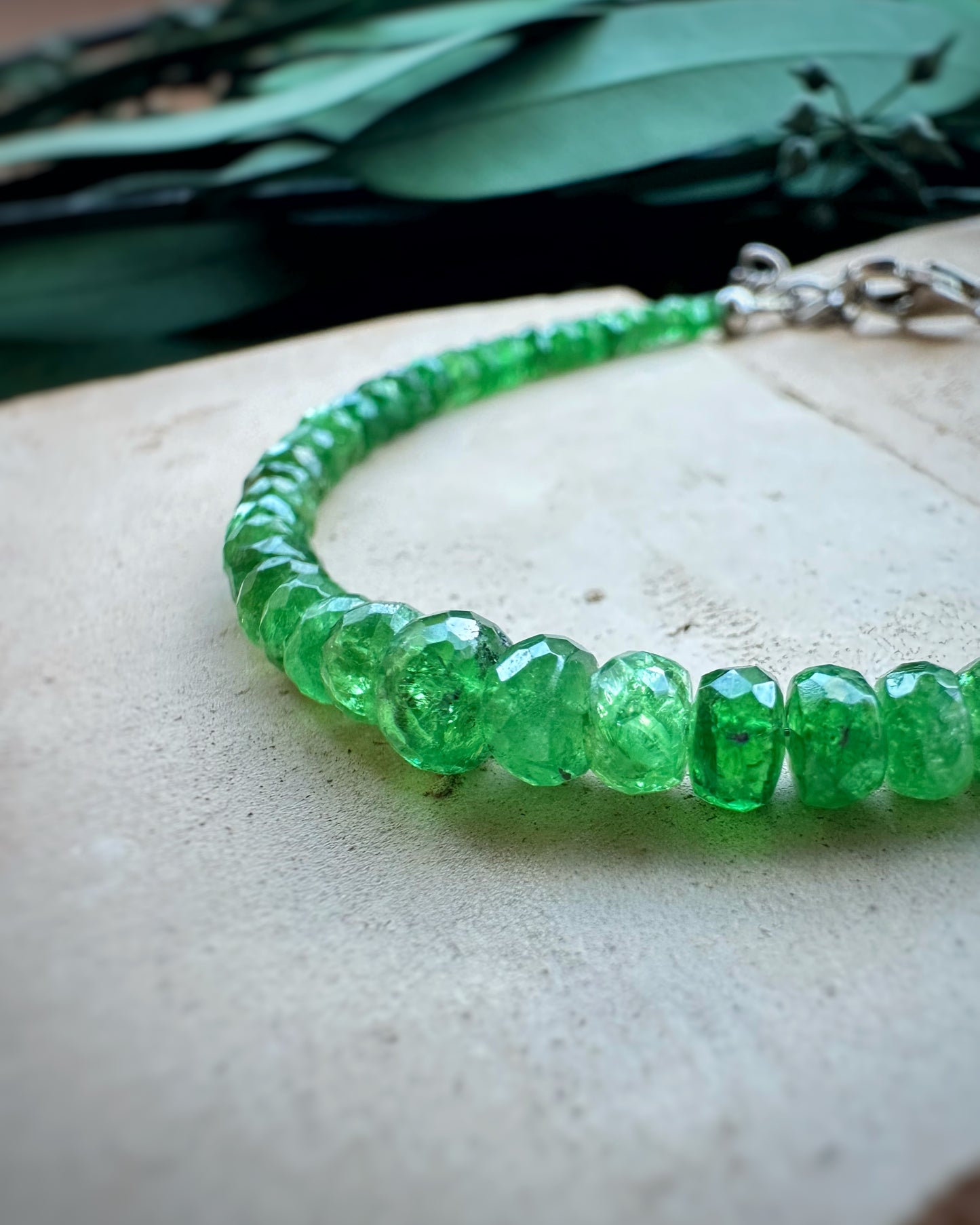 Vintage Emerald Rondelle Bead Bracelet (6-7")