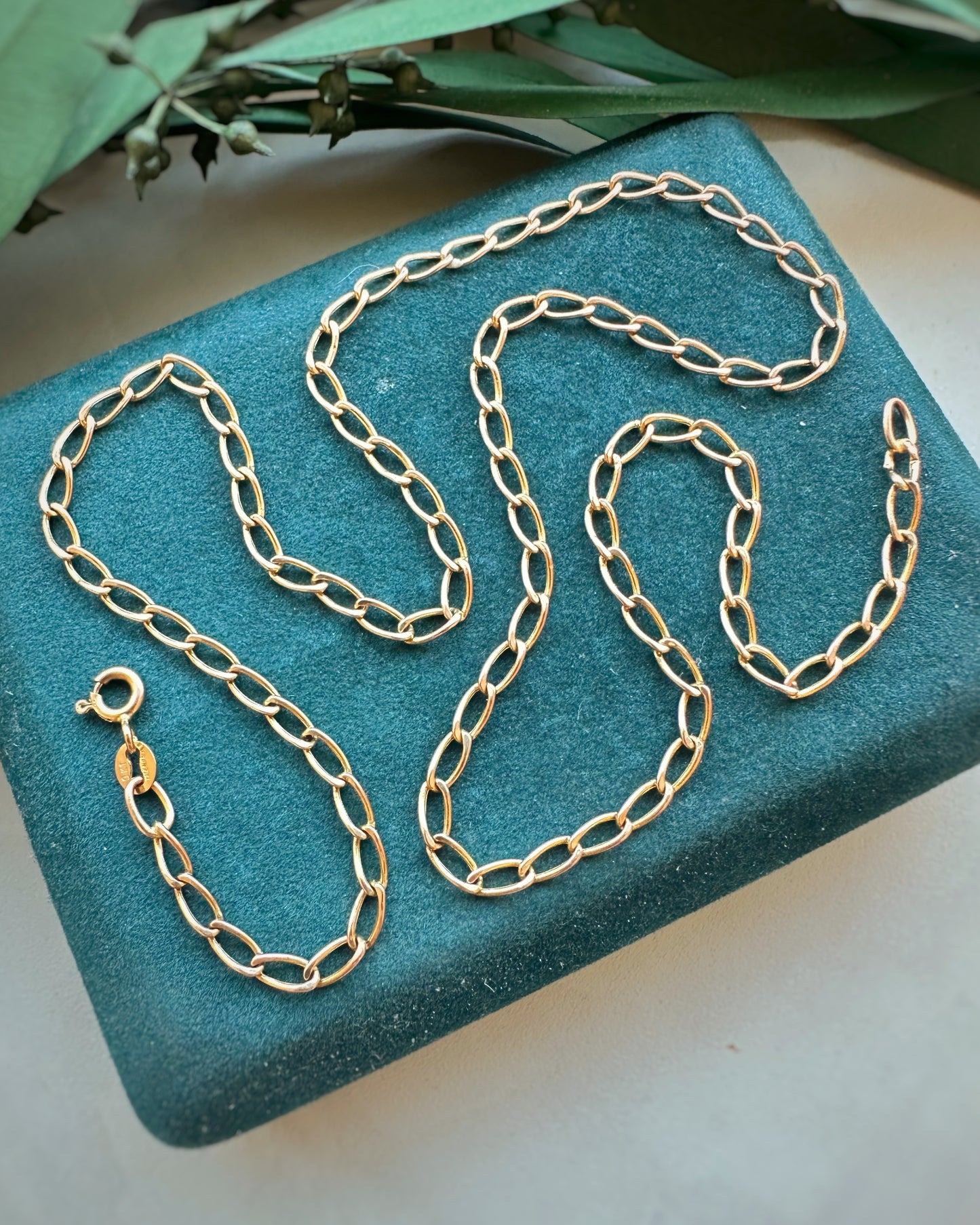 Vintage Elongated Curb (16")