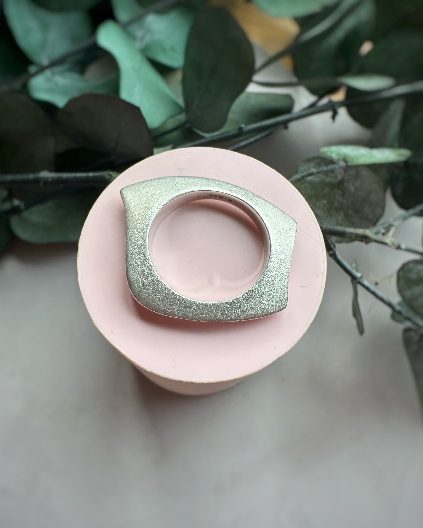 Vintage Contoured Knife Edge Ring (Satin)