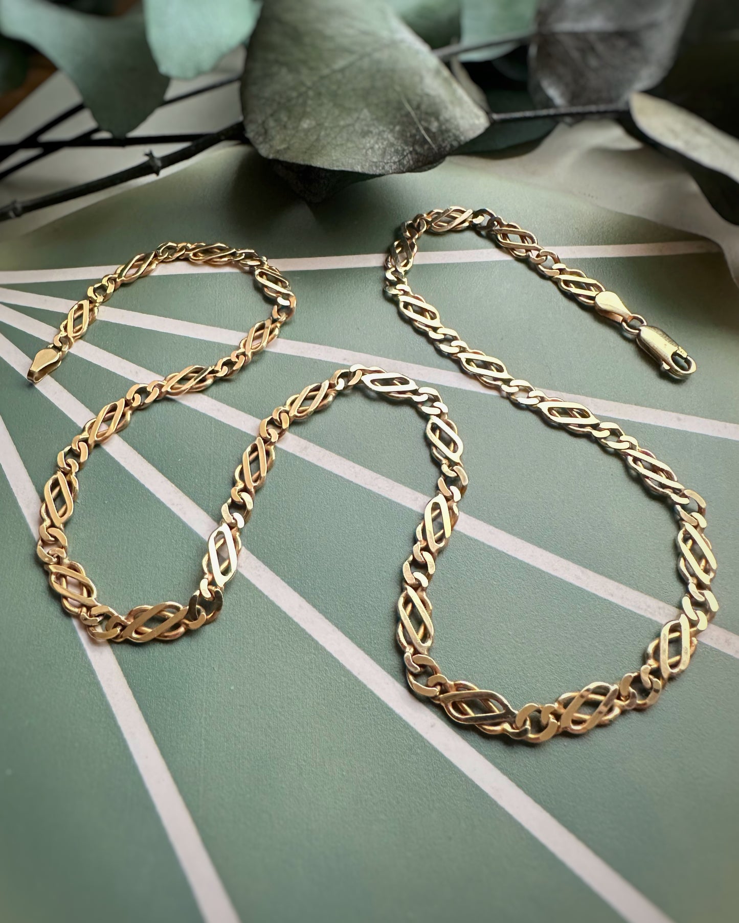 Vintage Infinity Knot Icon Chain (18")