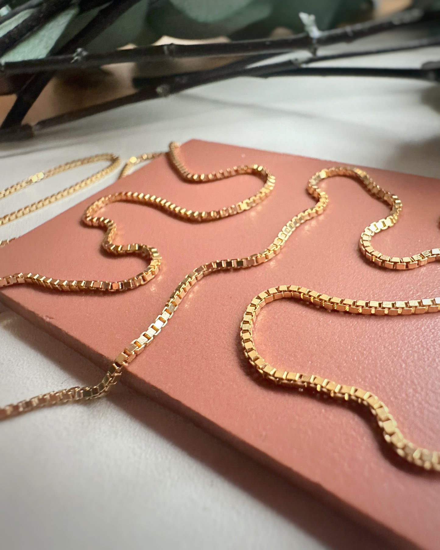 Vintage Super Sparkly Box Chain (19")