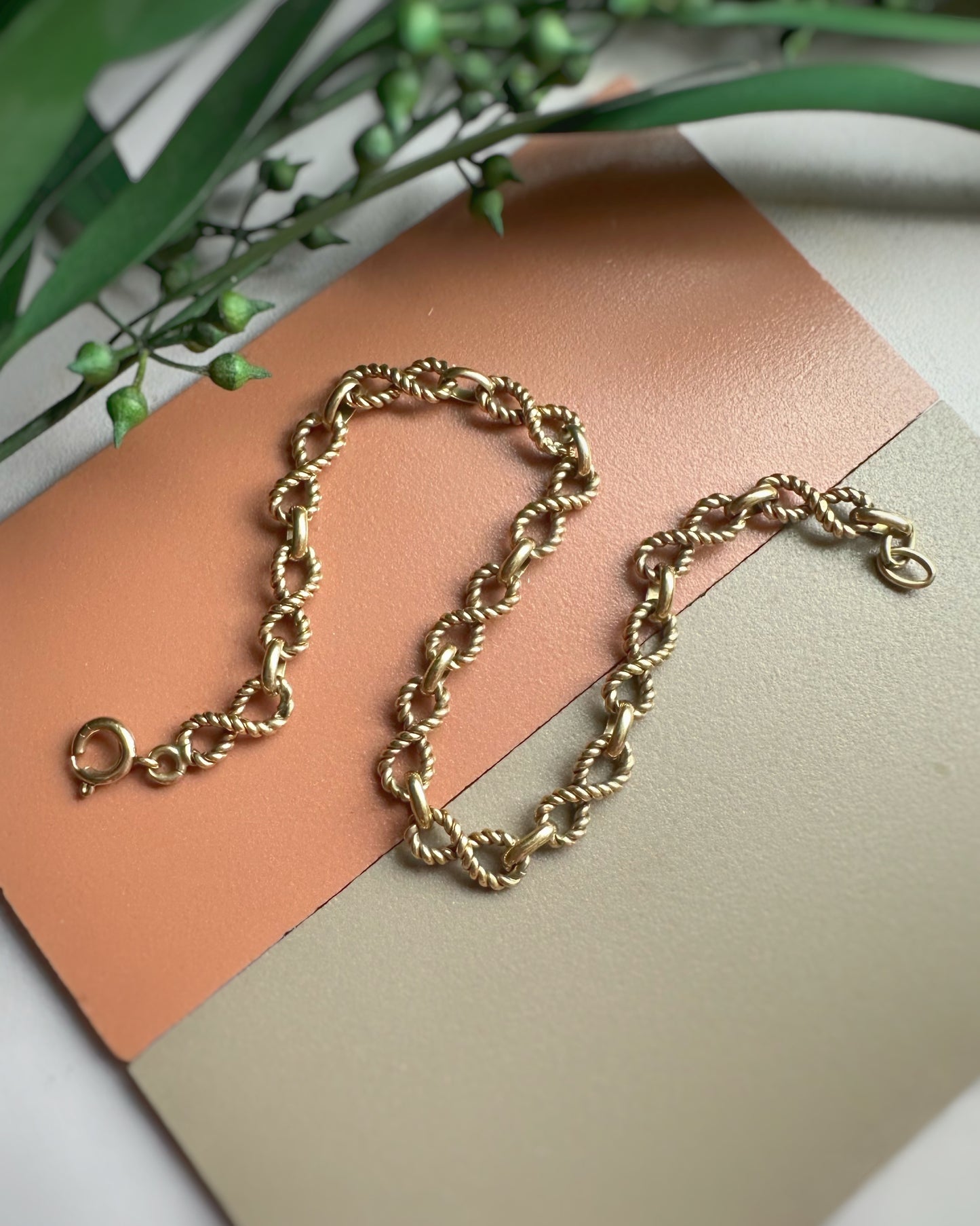 Vintage Infinity Twist Bracelet (7+1/4")