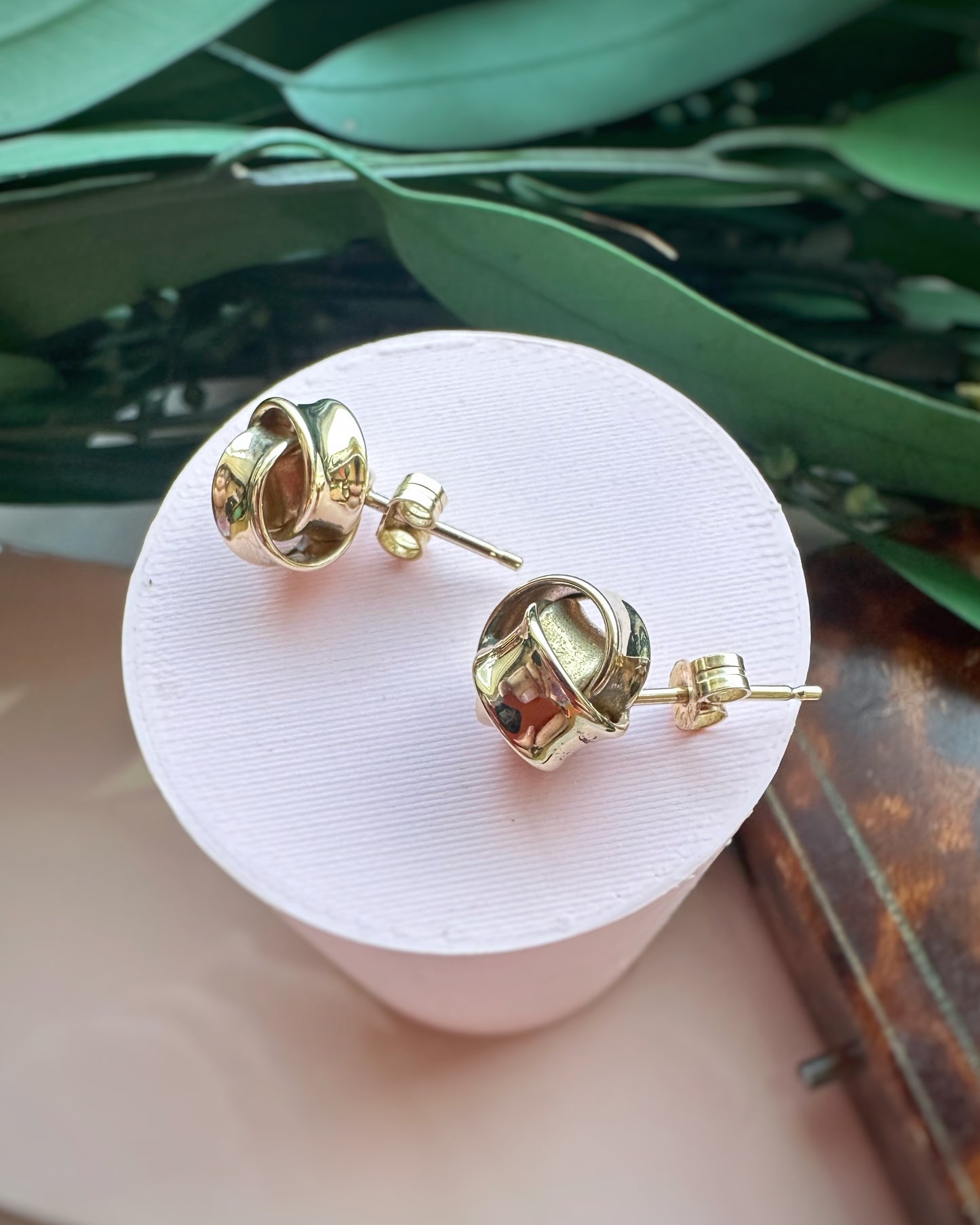 Vintage Ribbon Knot Studs