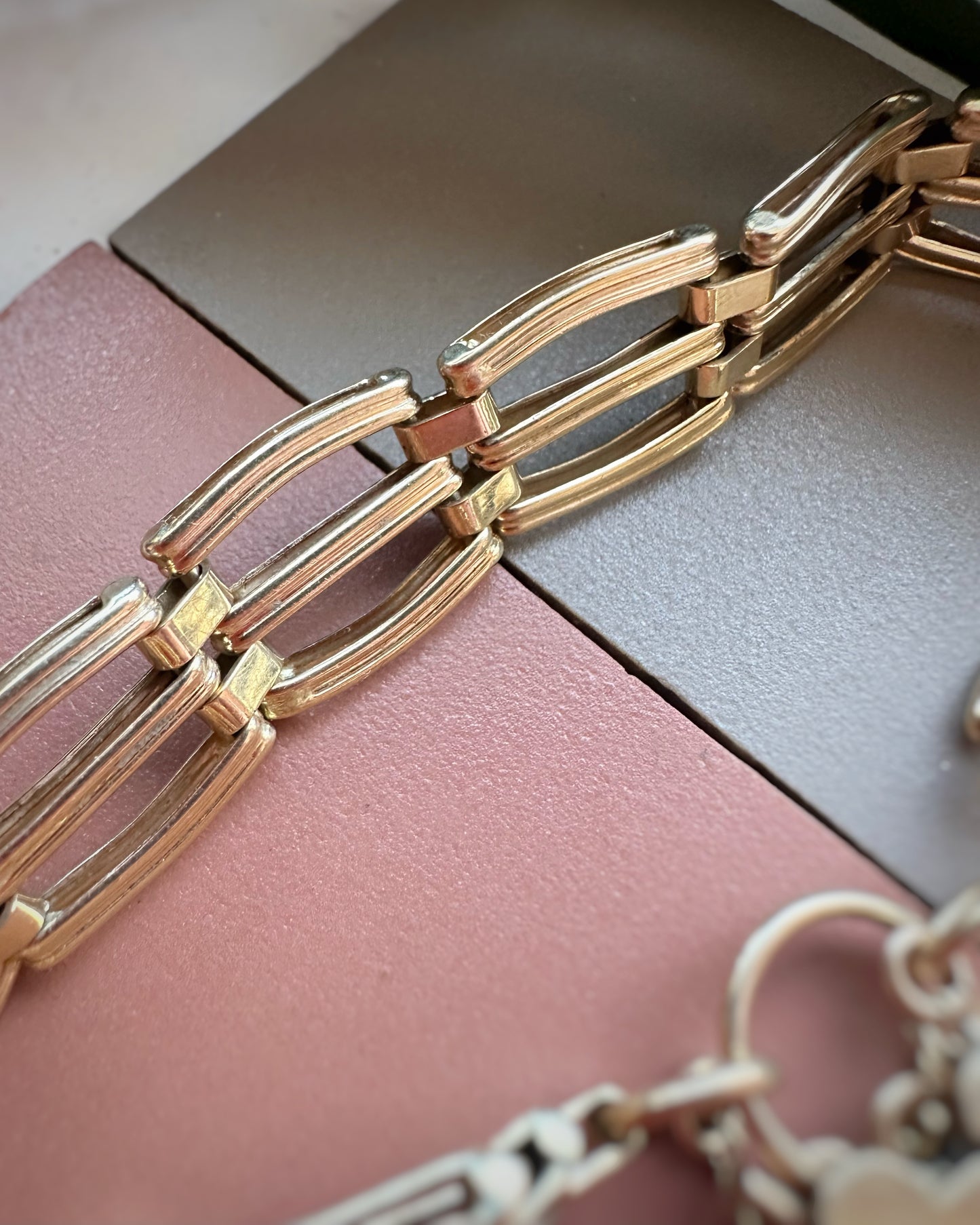Vintage Chunky Gate Bracelet (7")