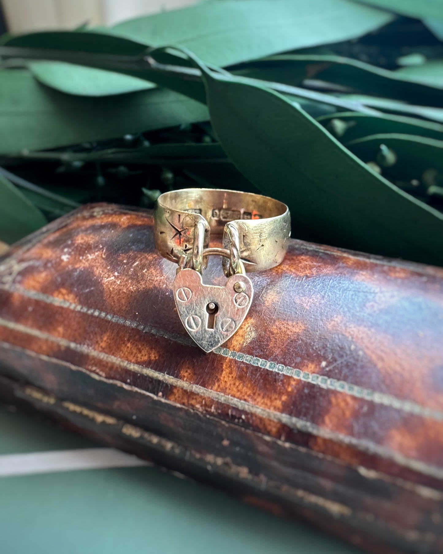 Antique Star-Etched Padlock Ring