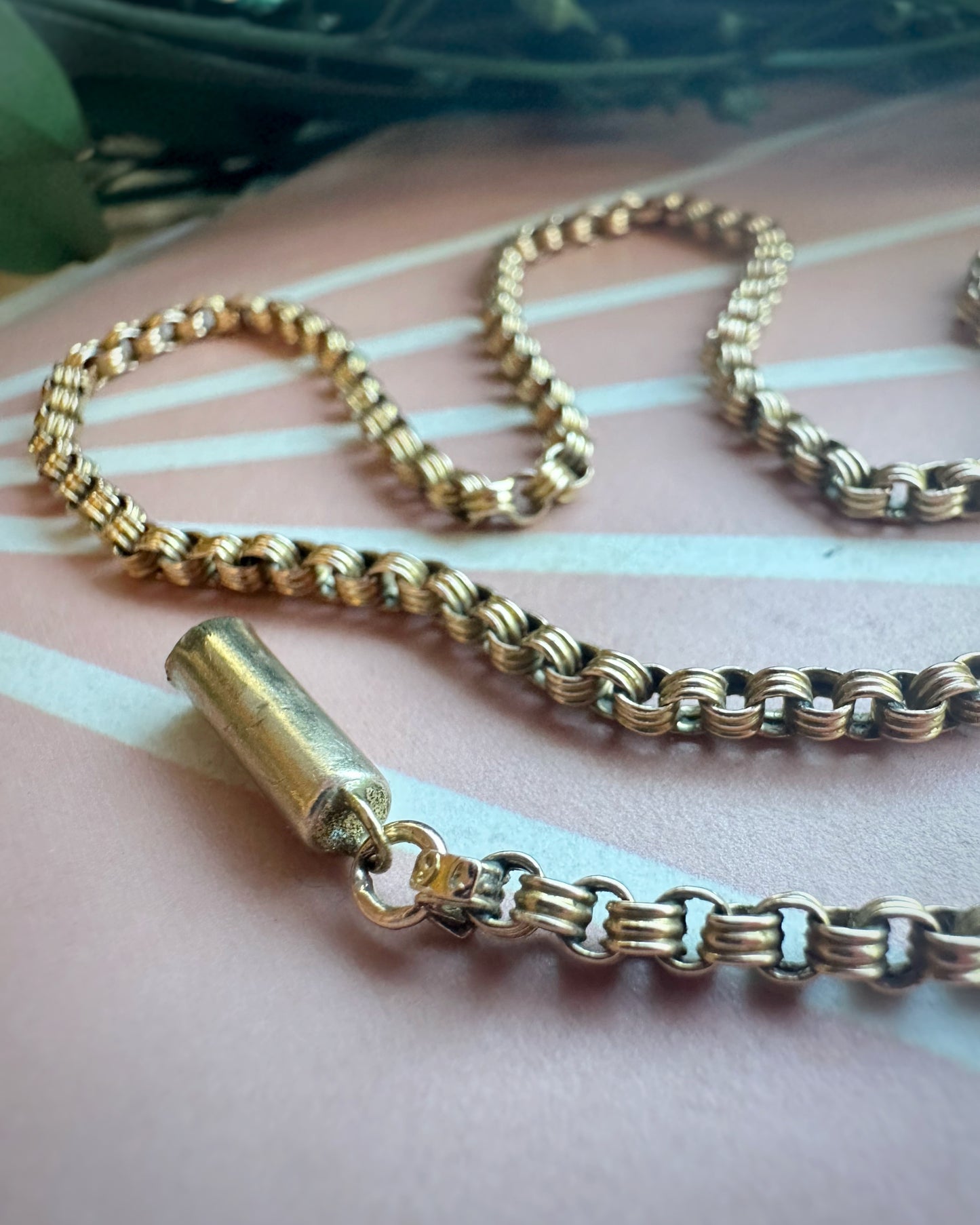 Antique Ribbed Rolo Link with Tag and Barrel (17.5")