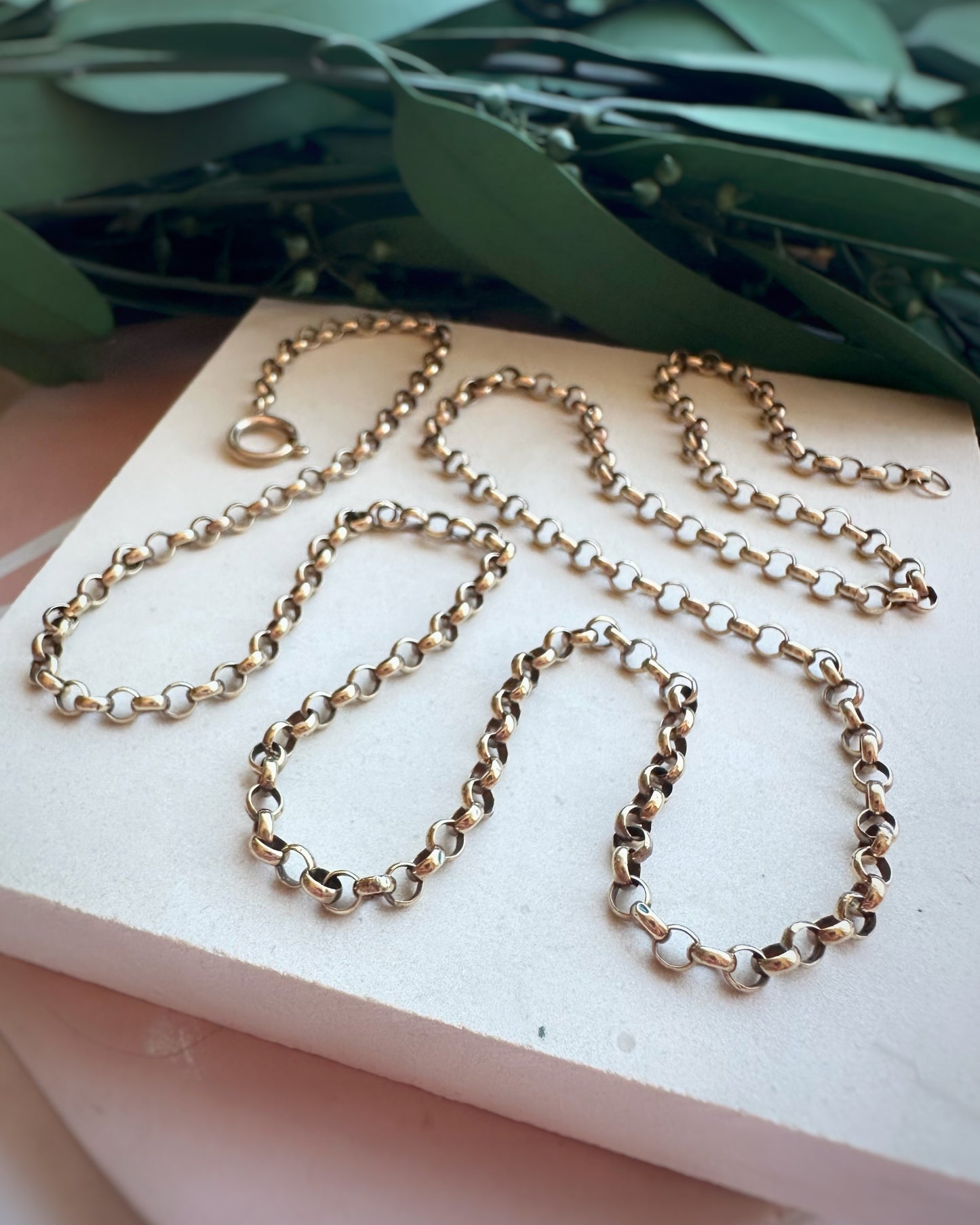 Vintage Chocolate-Undertones Belcher with Chunky Clasp (24")