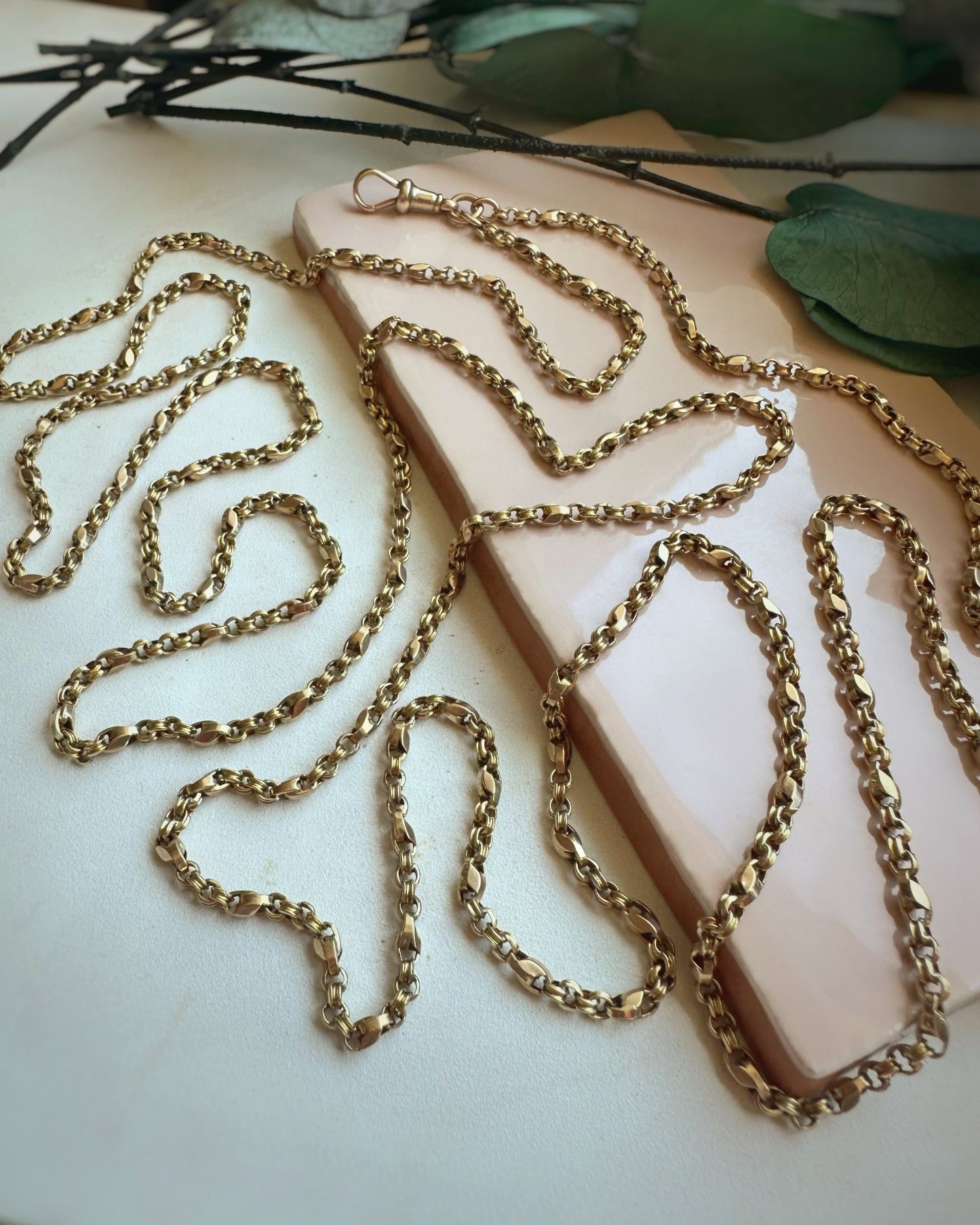 Antique Ribbed Rolo and Tulip Link Long Guard (60")