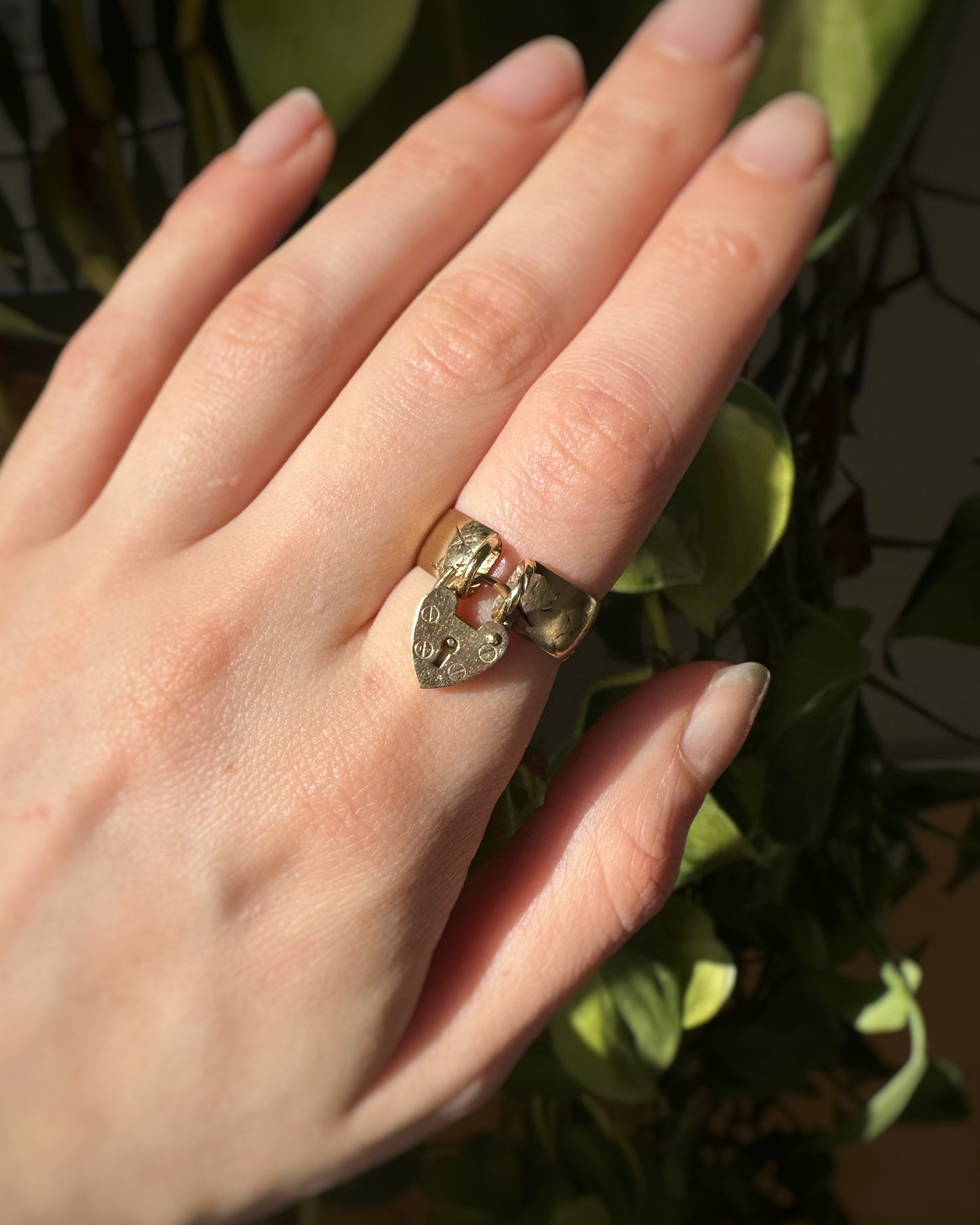 Antique Star-Etched Padlock Ring