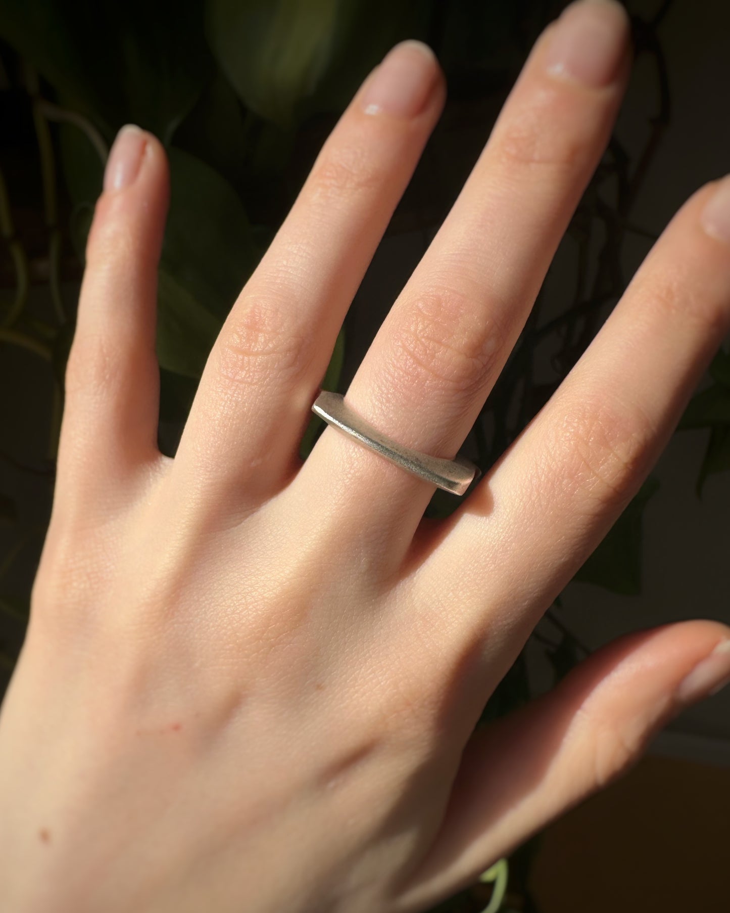 Vintage Contoured Knife Edge Ring (Satin)