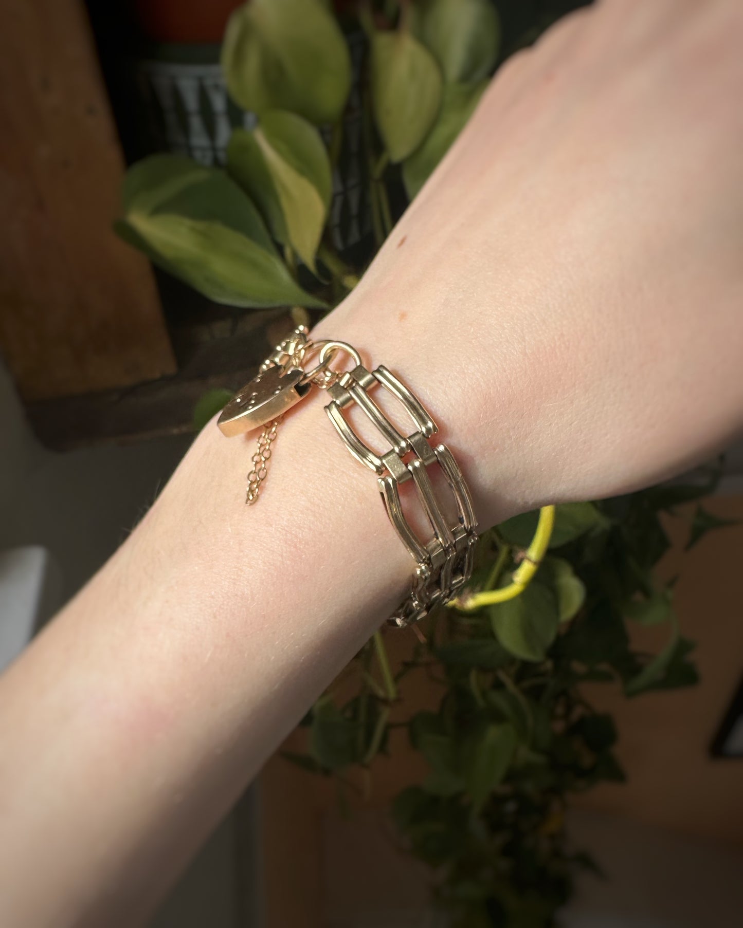 Vintage Chunky Gate Bracelet (7")