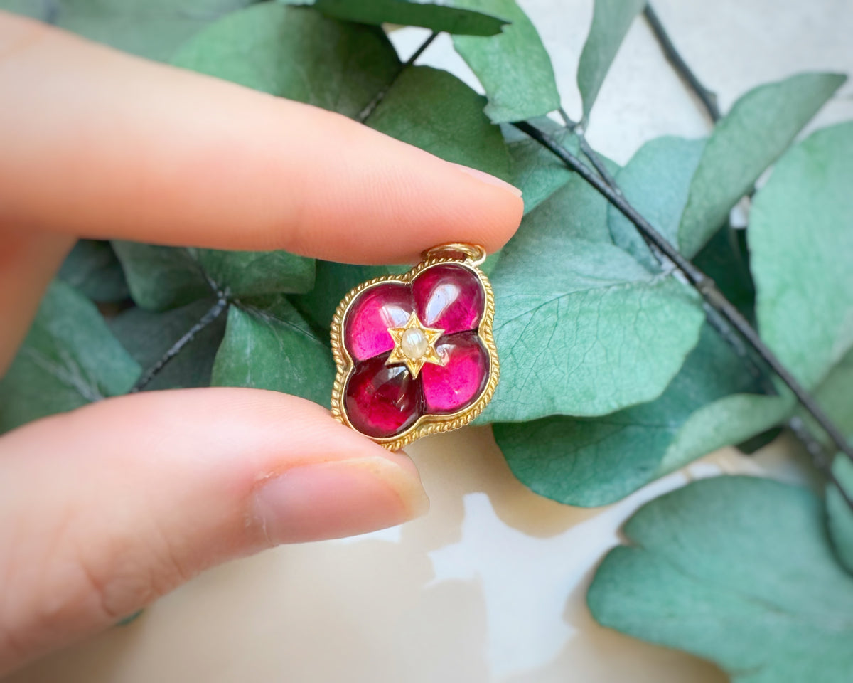 Victorian 15ct Gold Garnet Quatrefoil & Pearl Star Pendant