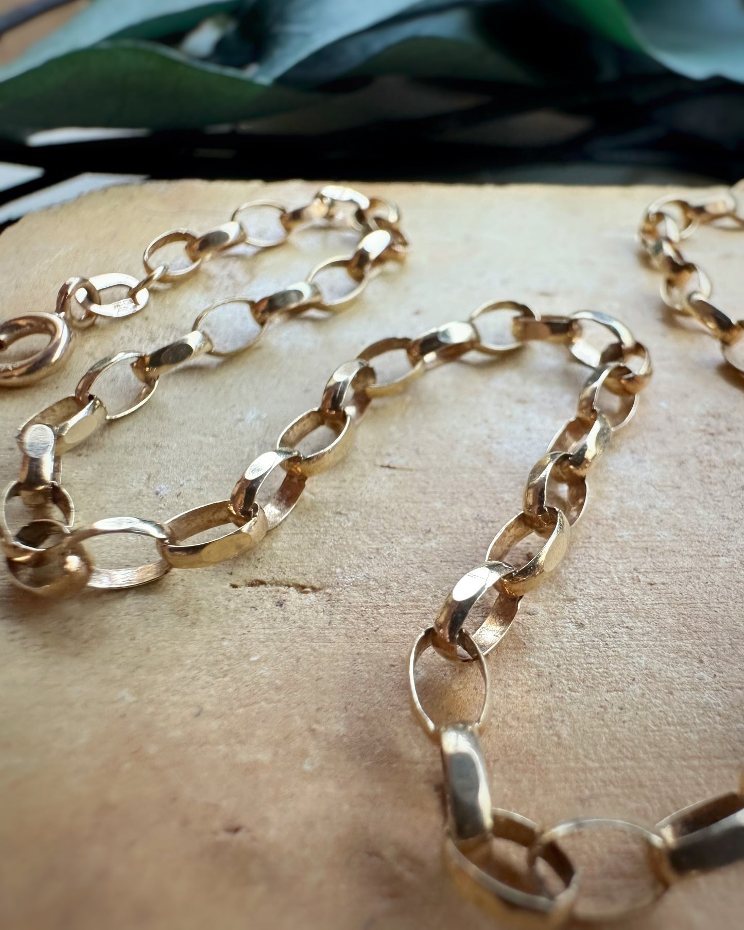 Vintage Faceted Oversize Belcher (18")