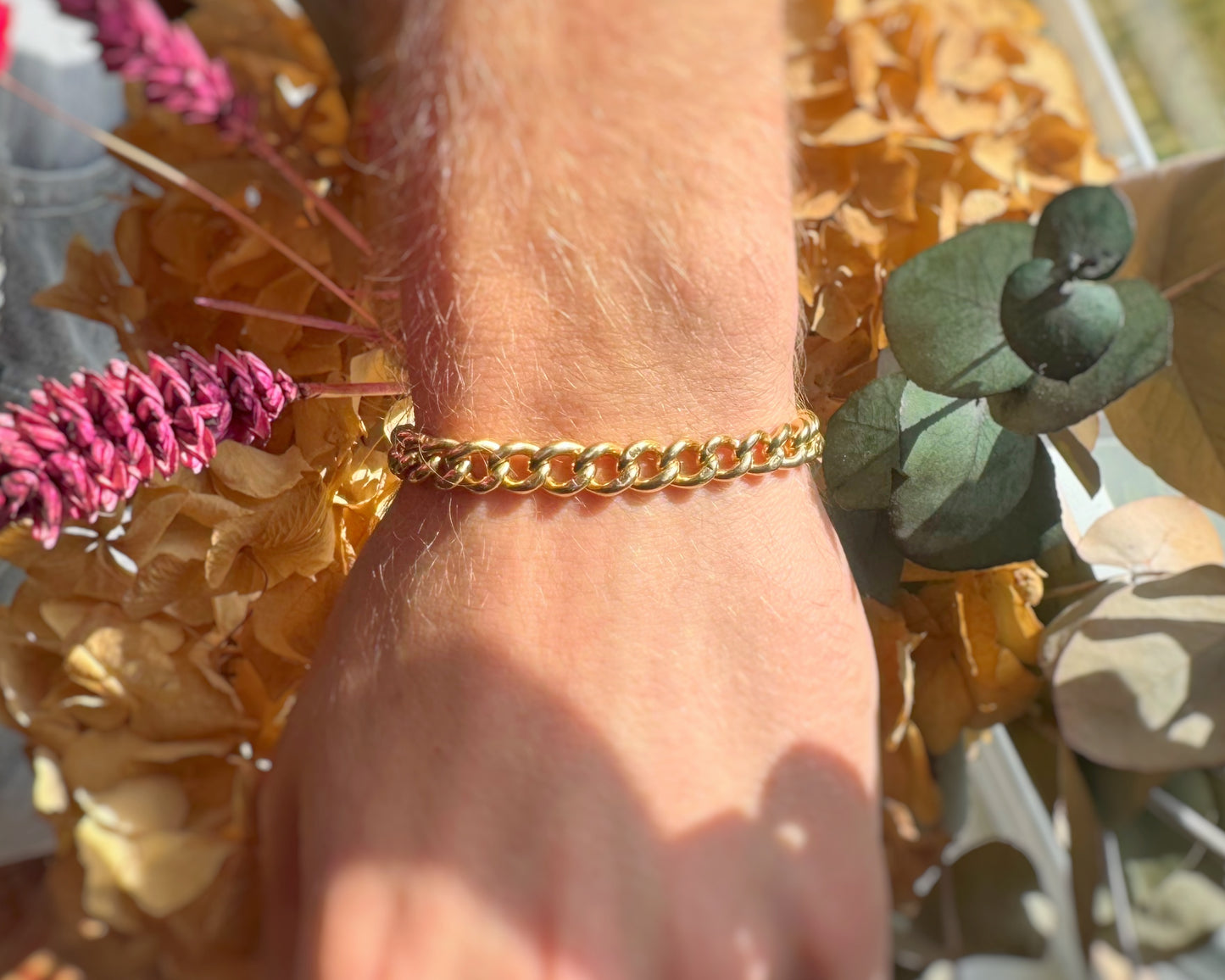 Antique Graduated Curb Bracelet with Dog Clip (7.5")