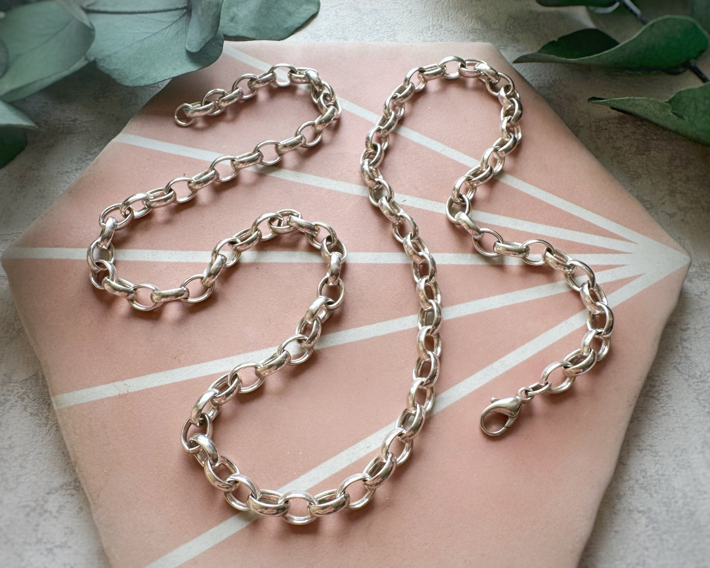 Vintage Chunky Ribbon Oval Belcher (24")