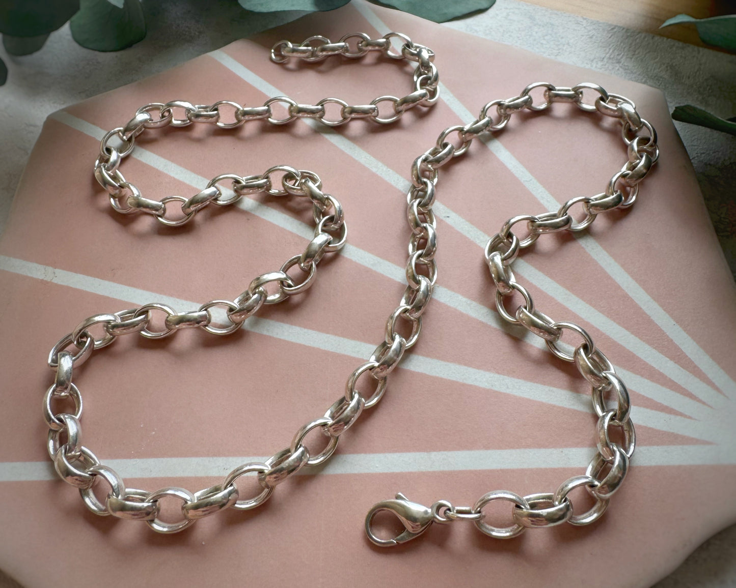 Vintage Chunky Ribbon Oval Belcher (24")