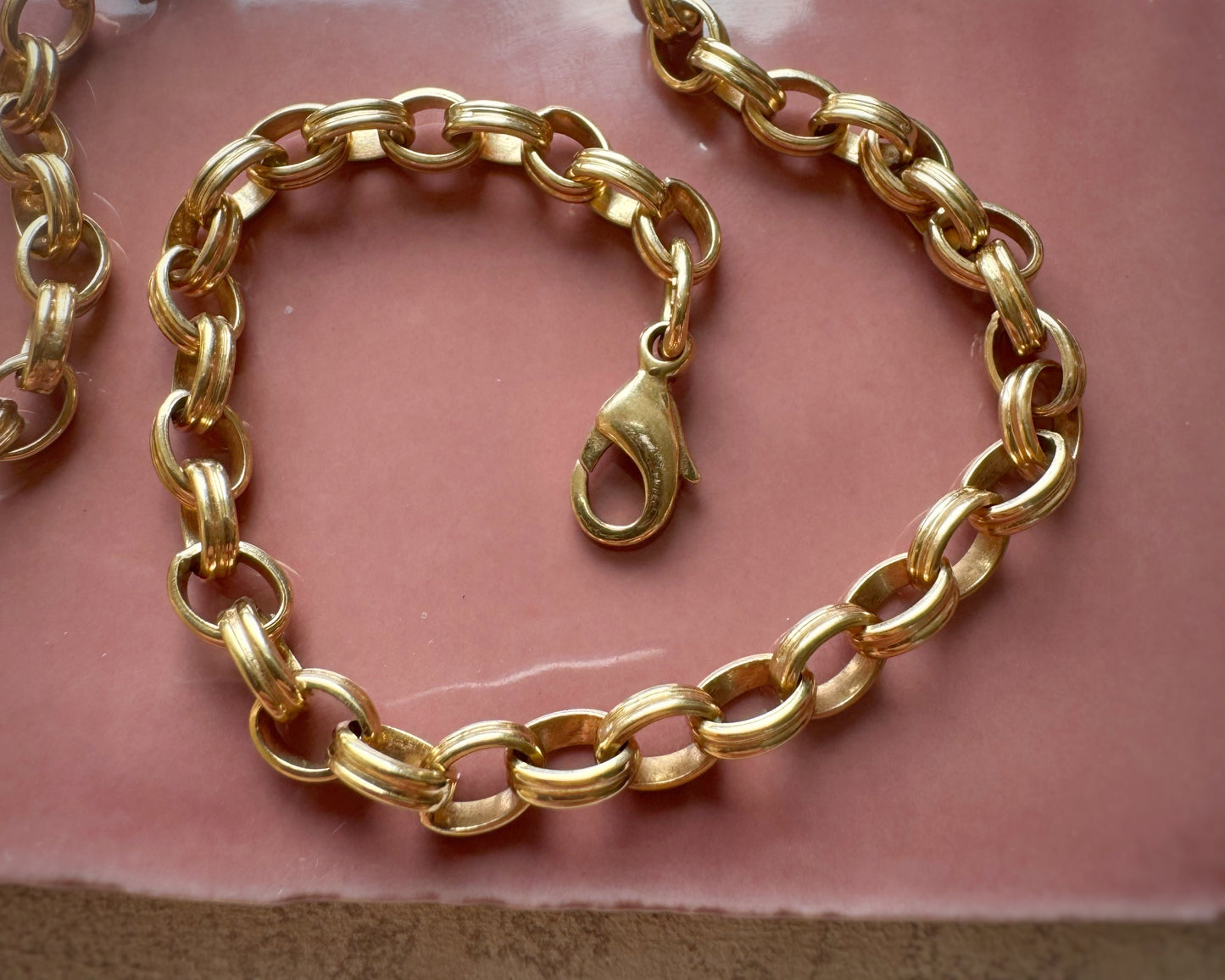 Vintage Iconically-You Chunky Ribbed Oval Belcher (27")