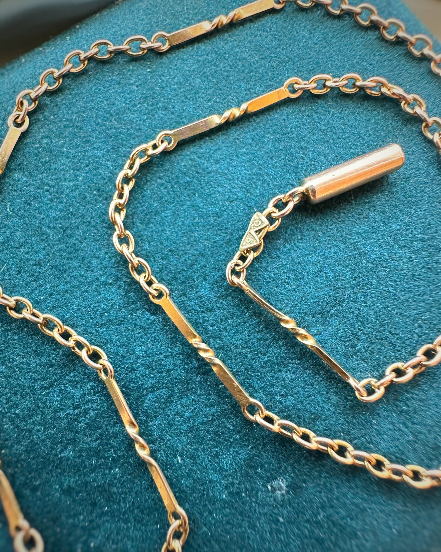 Antique Cable with Twisted Bars (17")