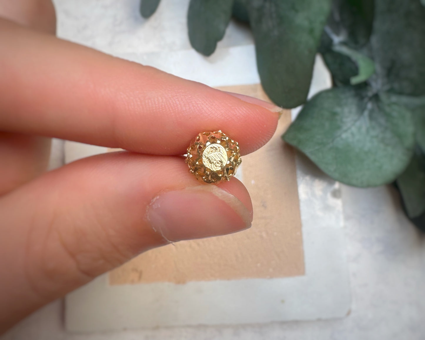 Vintage Textured Pineapple