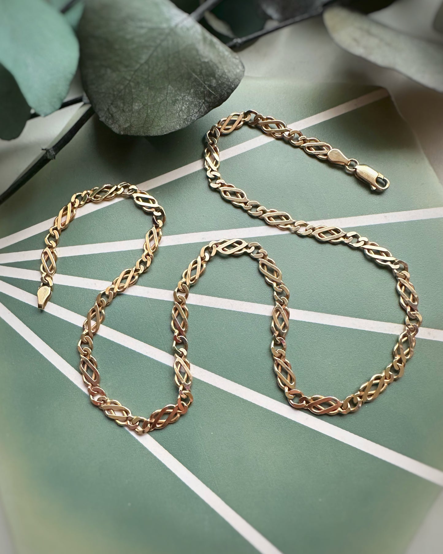 Vintage Infinity Knot Icon Chain (18")