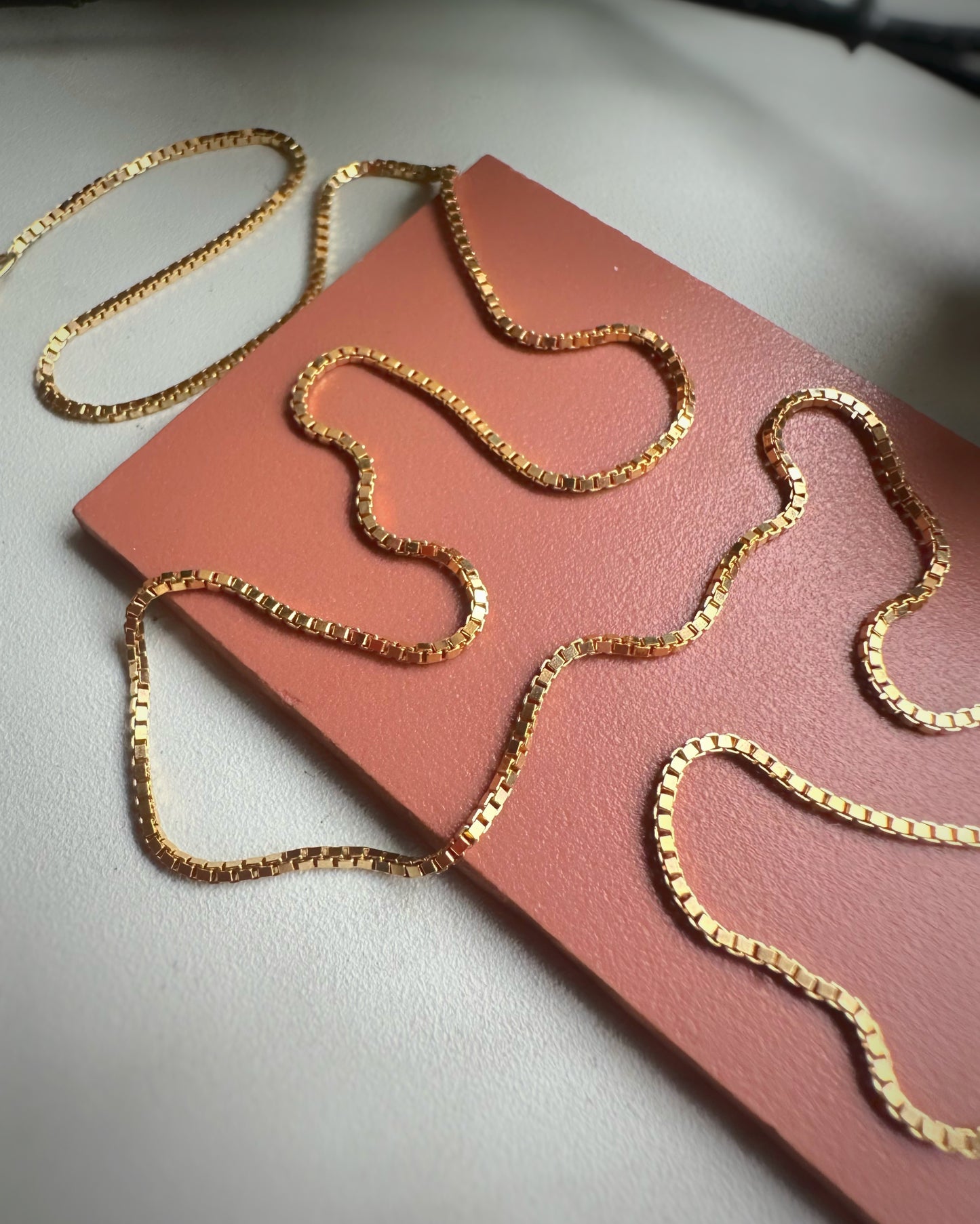 Vintage Super Sparkly Box Chain (19")