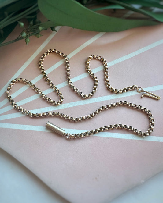 Antique Ribbed Rolo Link with Tag and Barrel (17.5")