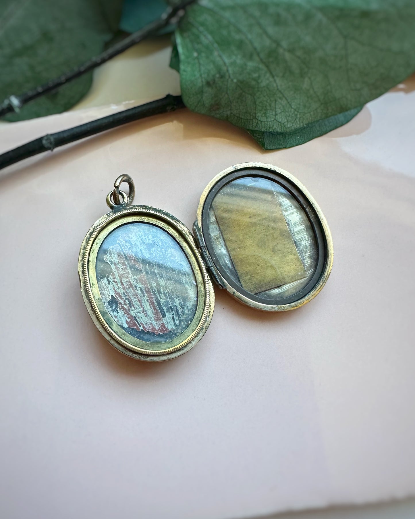Antique Unusual Agate Shield Locket