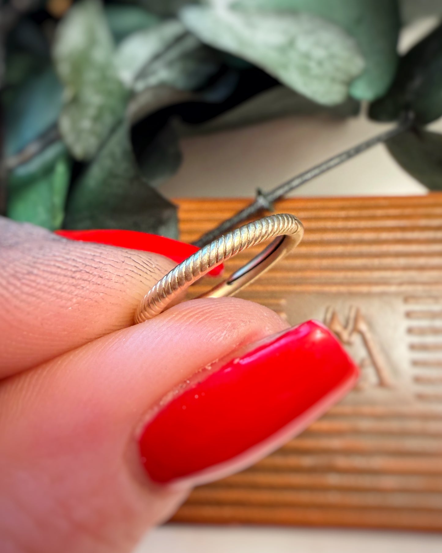 Antique Ribbed Split Ring