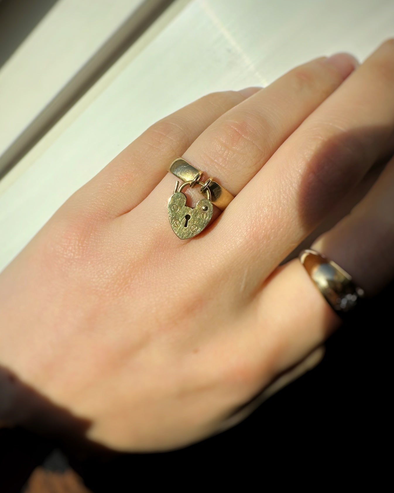 Antique Padlock Ring (M.5 / 6.5)