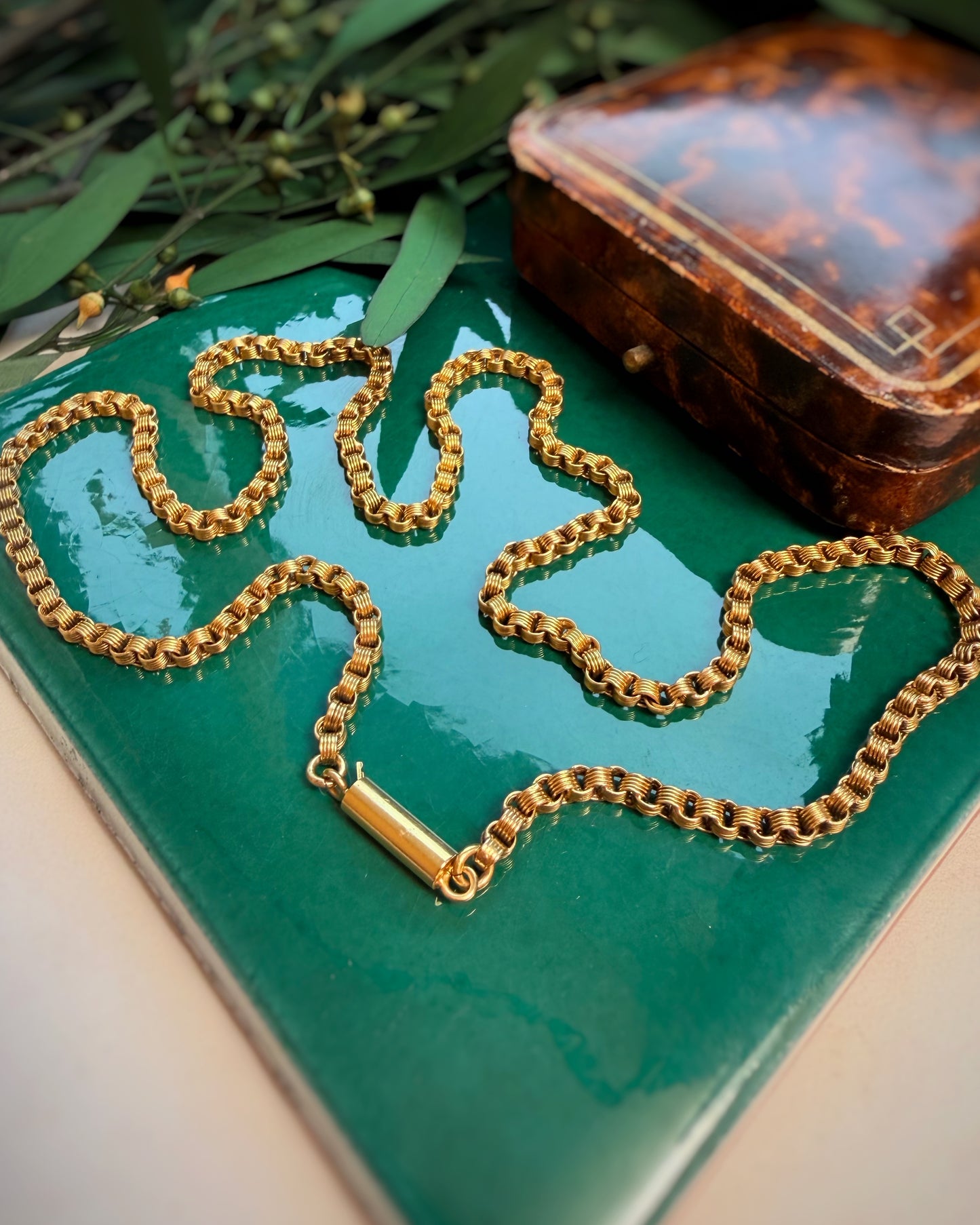 Antique Impeccable Ribbed Rolo Chain (18")