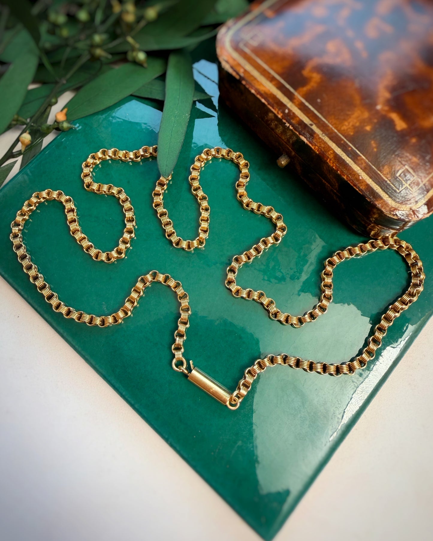 Antique Impeccable Ribbed Rolo Chain (18")