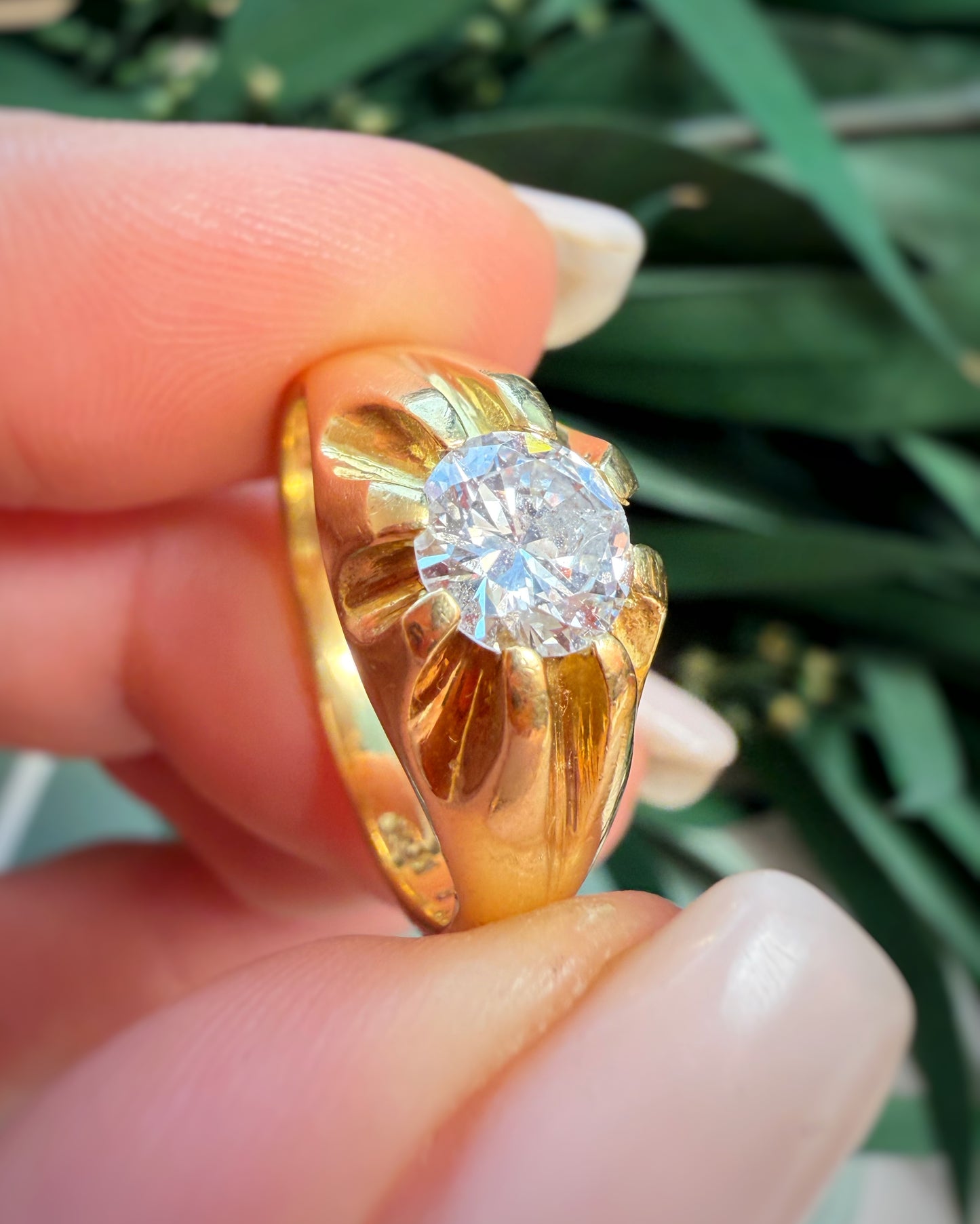 Vintage Chunky Natural Diamond Solitaire (P.5 / 8)