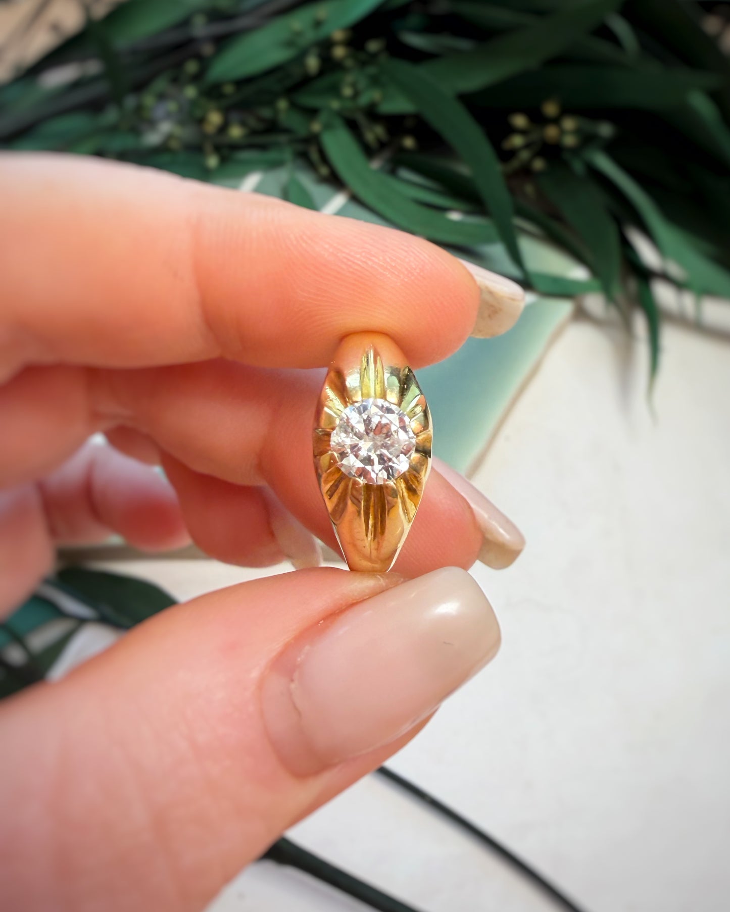 Vintage Chunky Natural Diamond Solitaire (P.5 / 8)