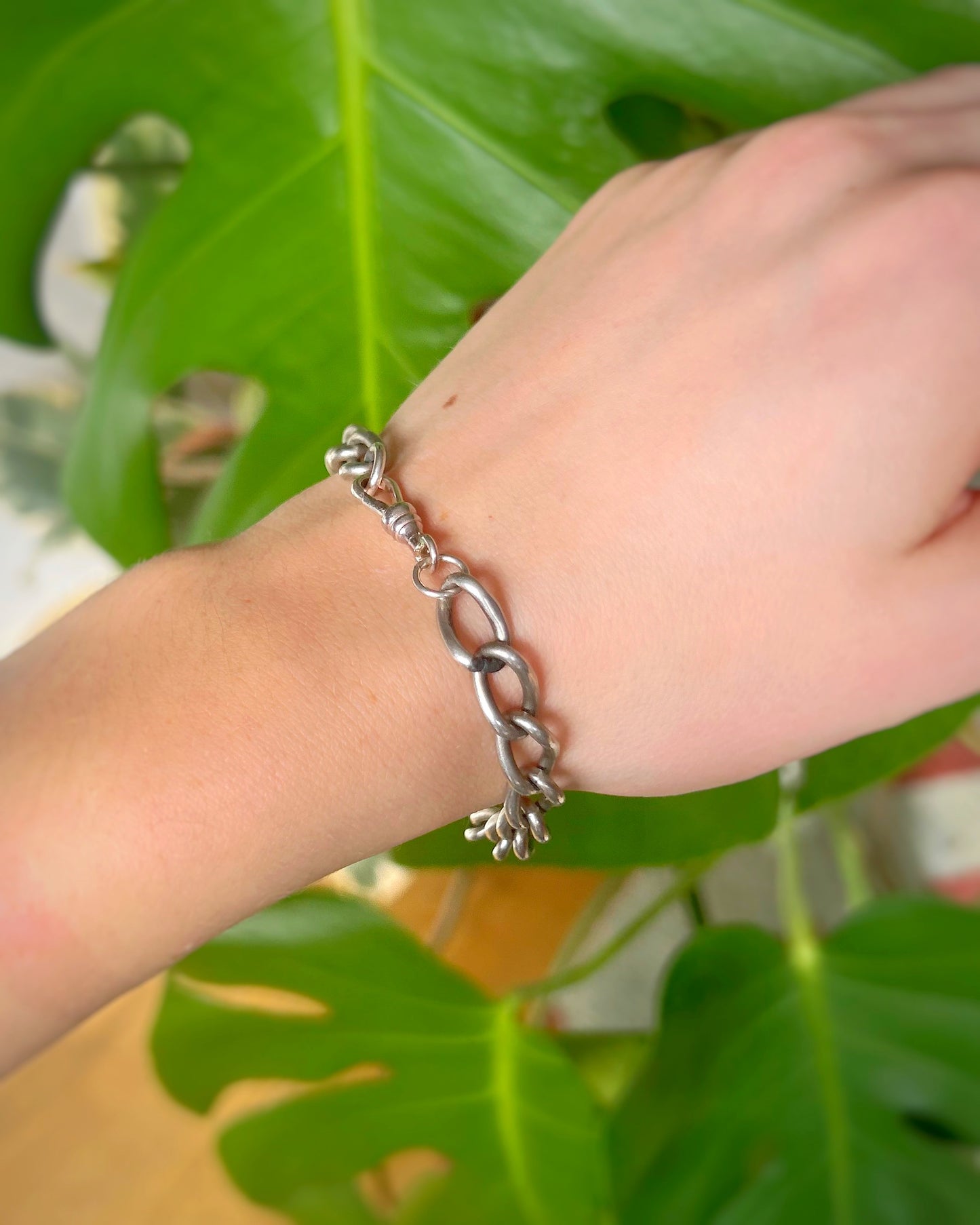 Antique Elongated Curb with Vintage Dog Clip (7+1/4")